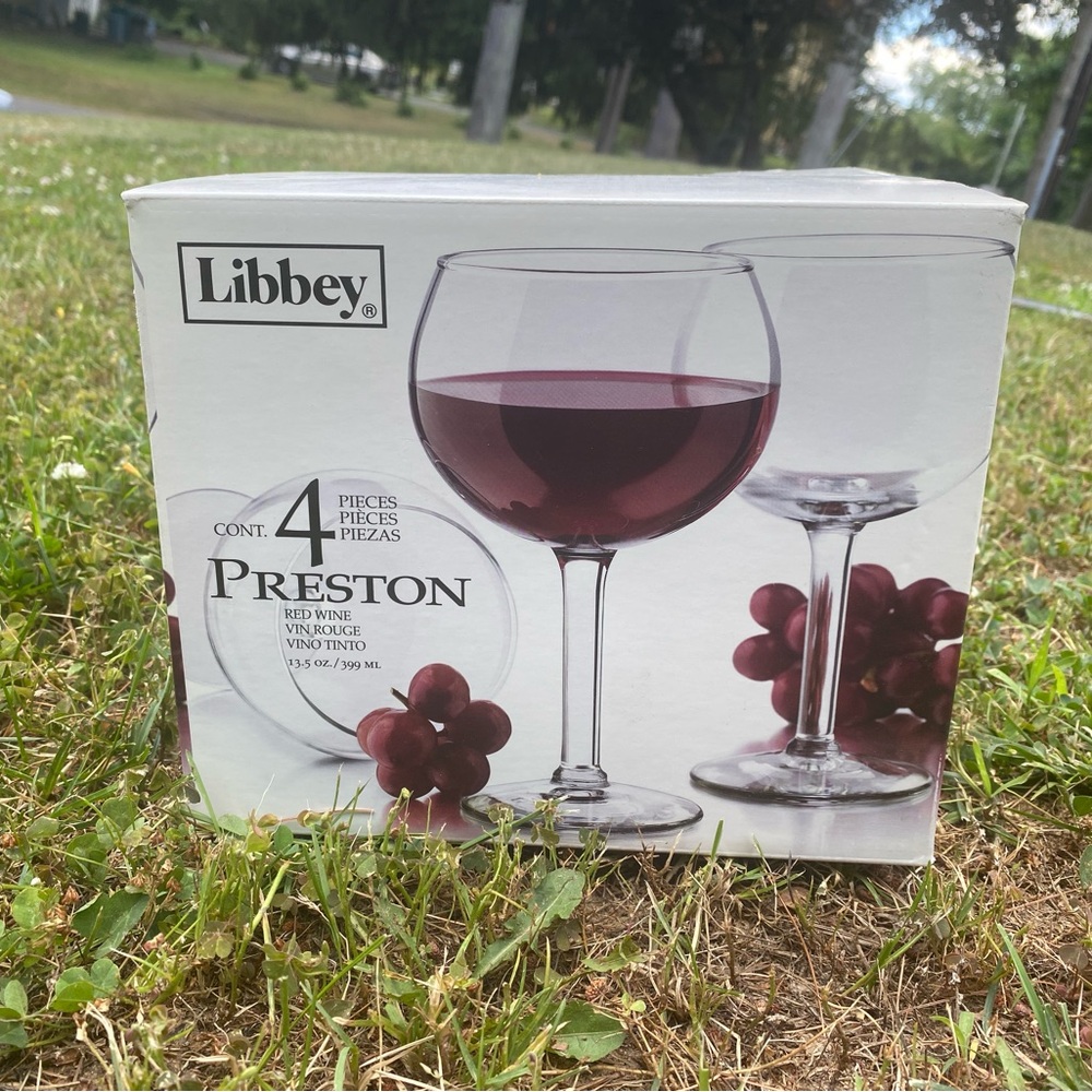 New Condition is "New". Lovely glasses Libbey's Preston 4 pc set. Wine glasses